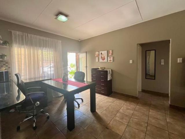 3 Bedroom Townhouse in Shellyvale