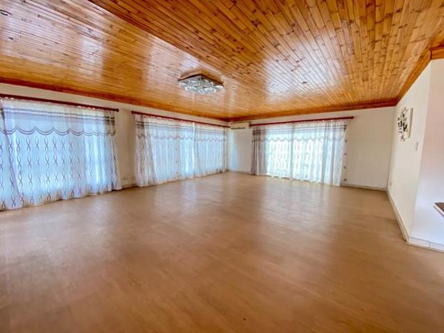 3 Bedroom Townhouse in Signal Hill