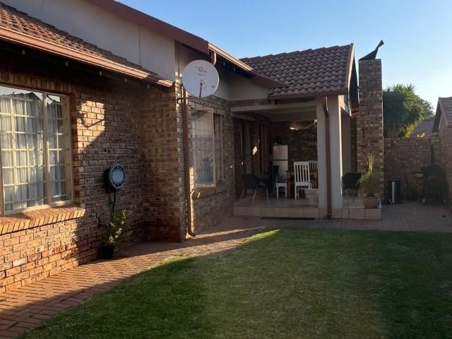 3 Bedroom Townhouse in Sinoville
