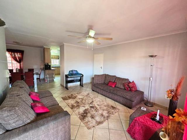 3 Bedroom Townhouse in Sinoville