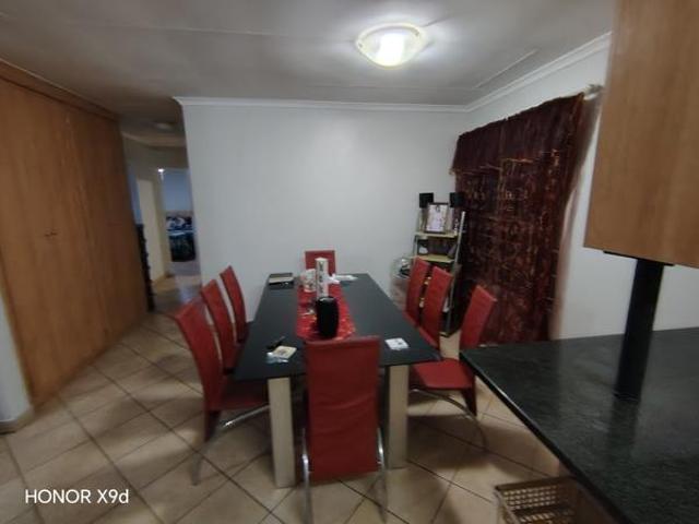 3 Bedroom Townhouse in Sinoville