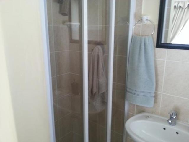 3 Bedroom Townhouse in Somerset West Central