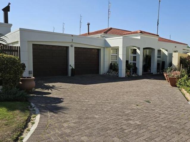 3 Bedroom Townhouse in Sonstraal Heights