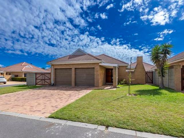 3 Bedroom Townhouse in Sonstraal Heights