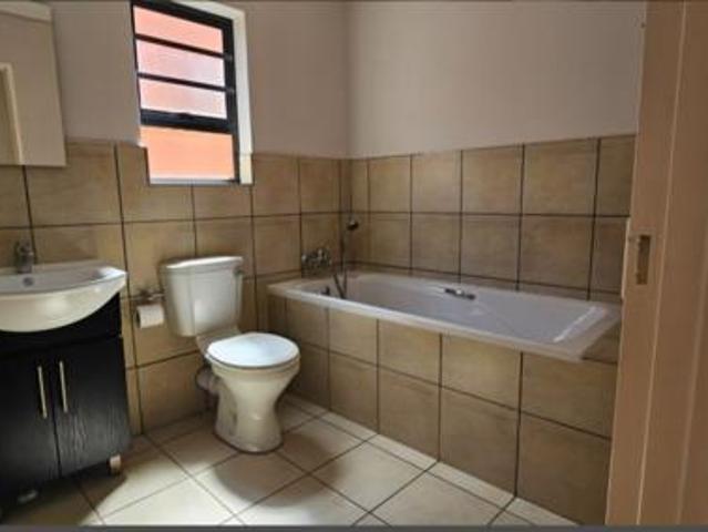 3 Bedroom Townhouse in Spitskop SH