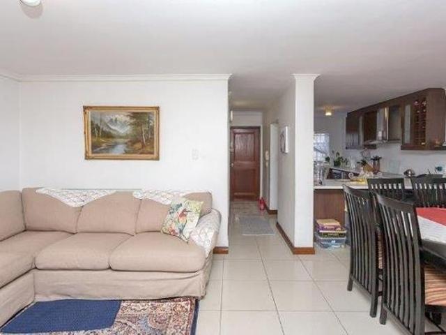 3 Bedroom Townhouse in Table View