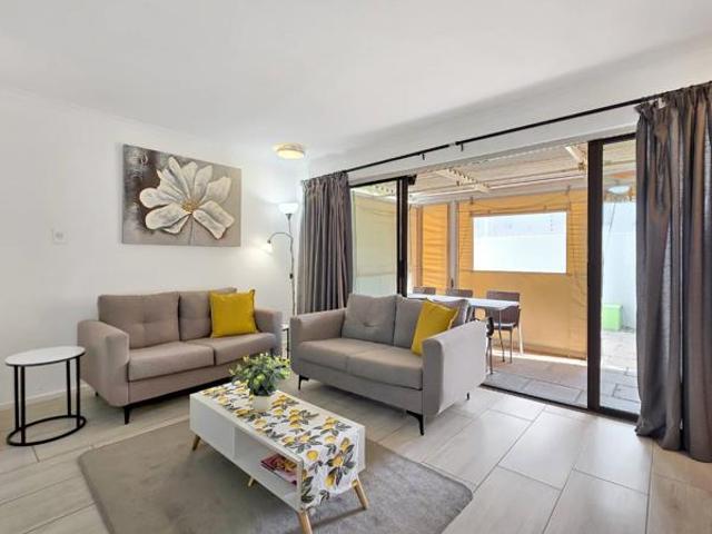 3 Bedroom Townhouse in Table View