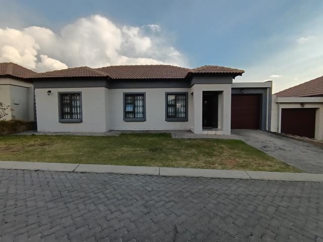 3 Bedroom Townhouse in Terra Nova