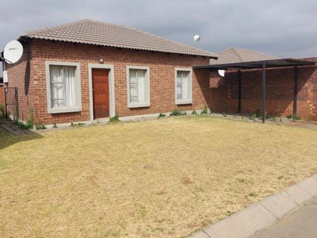 3 Bedroom Townhouse in Terra Nova