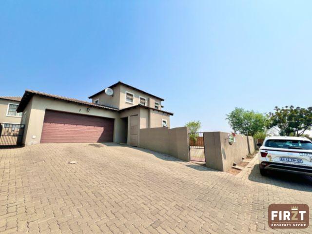 3 Bedroom Townhouse in Thatchfield
