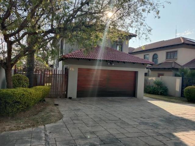 3 Bedroom Townhouse in Thatchfield