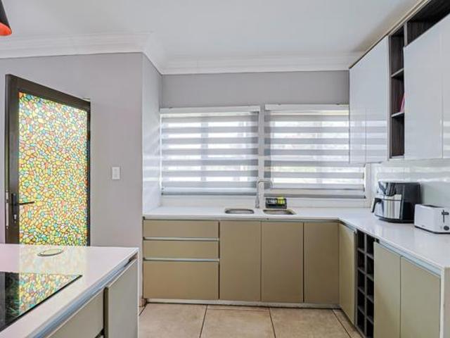 3 Bedroom Townhouse in The Coves