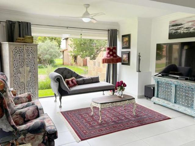 3 Bedroom Townhouse in The Coves