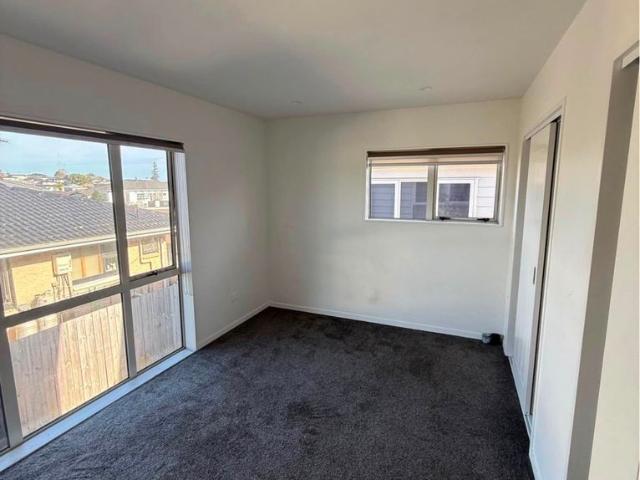 3 Bedroom Townhouse in the Heart of Papatoetoe