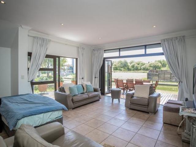 3 Bedroom Townhouse in The Island Estates