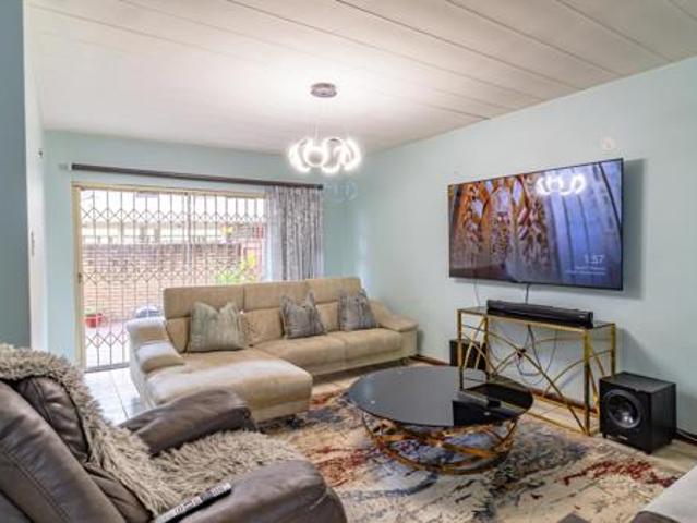 3 Bedroom Townhouse in Three Rivers