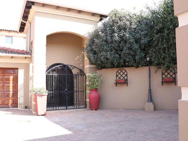 3 Bedroom Townhouse in Three Rivers