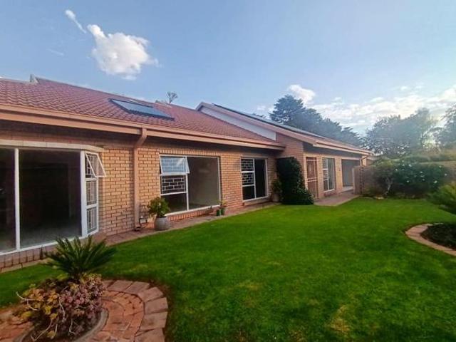 3 Bedroom Townhouse in Three Rivers