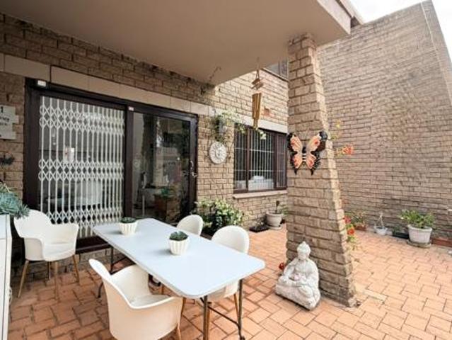3 Bedroom Townhouse in Uvongo