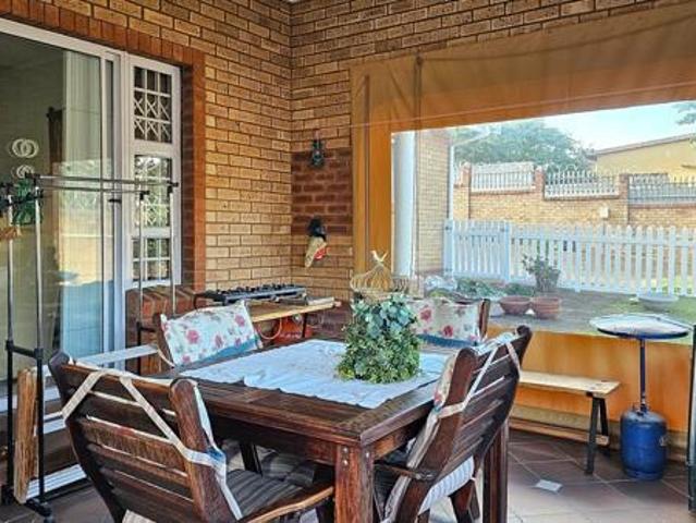 3 Bedroom Townhouse in Uvongo