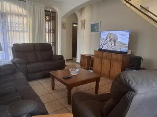 3 Bedroom Townhouse in Uvongo
