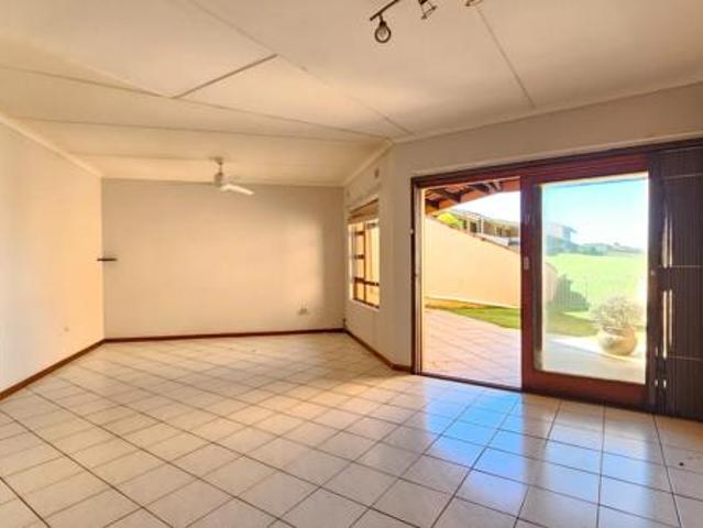 3 Bedroom Townhouse in Uvongo