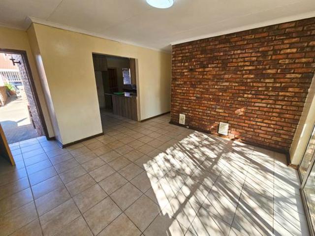 3 Bedroom Townhouse in Uitsig