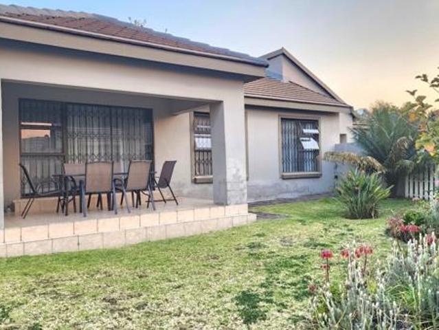 3 Bedroom Townhouse in Valley View Estate