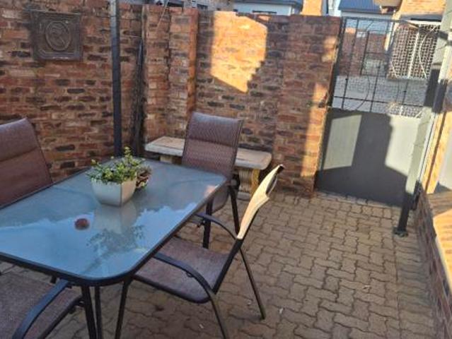 3 Bedroom Townhouse in Van Der Hoff Park