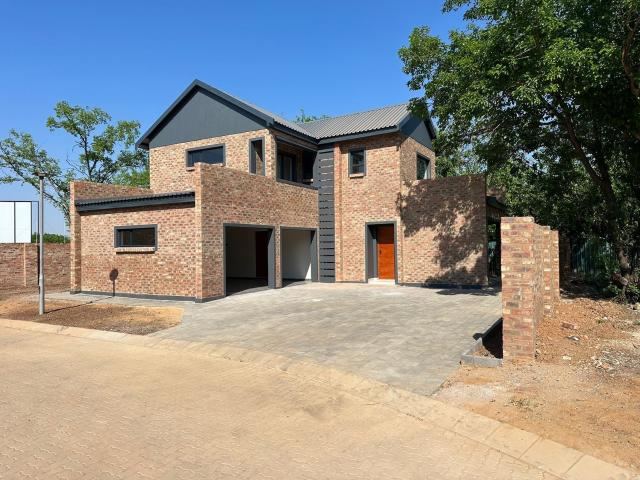 3 Bedroom Townhouse in Van Der Hoff Park