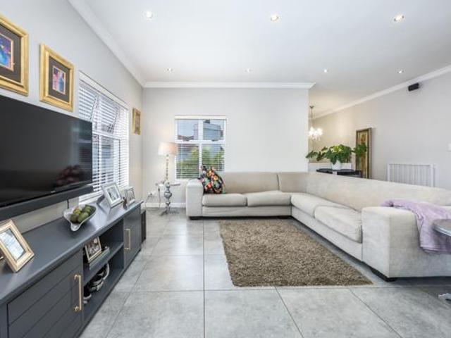 3 Bedroom Townhouse in Van Riebeeckshof