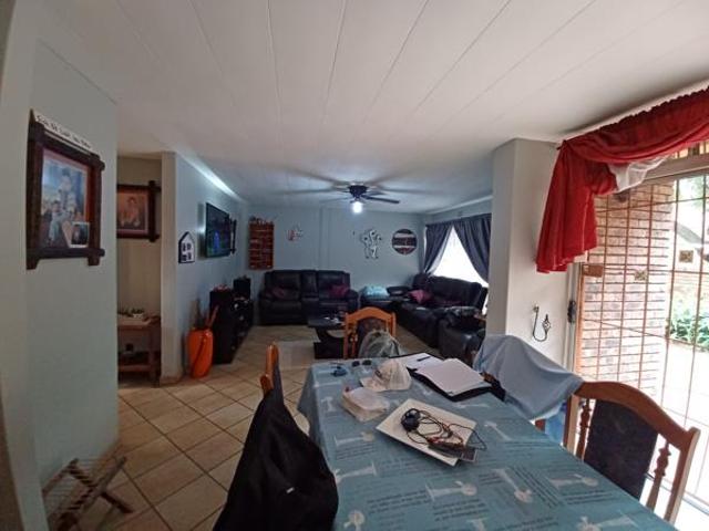 3 Bedroom Townhouse in Vanderbijlpark CE3