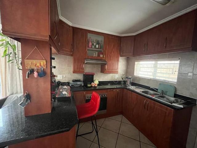 3 Bedroom Townhouse in Vanderbijlpark Central