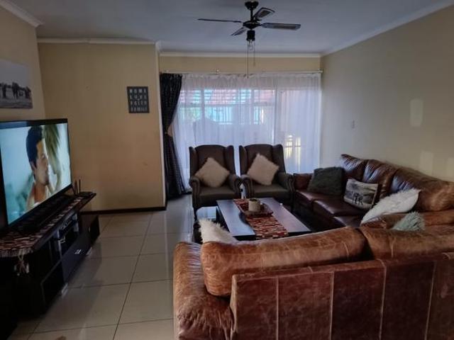 3 Bedroom Townhouse in Vanderbijlpark Central