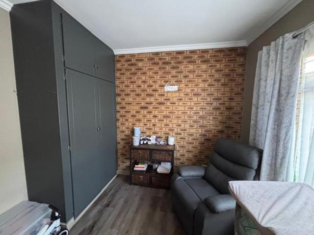 3 Bedroom Townhouse in Vanderbijlpark SW5