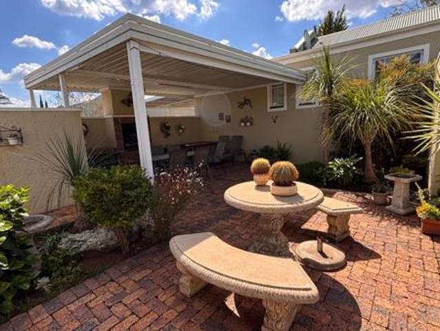 3 Bedroom Townhouse in Vanderbijlpark SW5