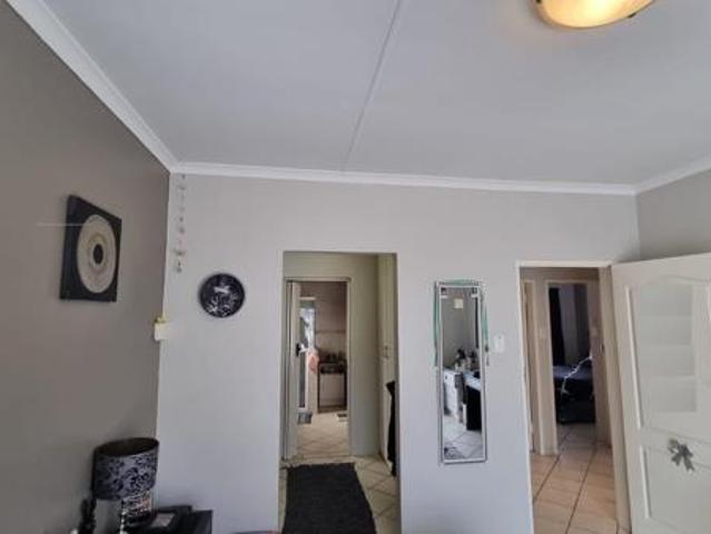3 Bedroom Townhouse in Vanderbijlpark SW5
