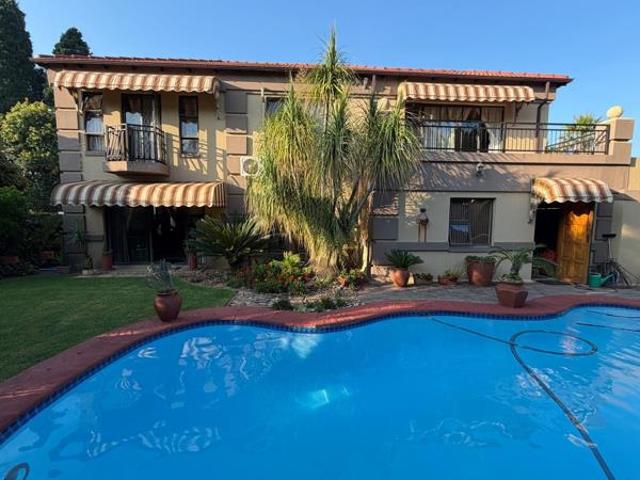 3 Bedroom Townhouse in Vanderbijlpark SW5
