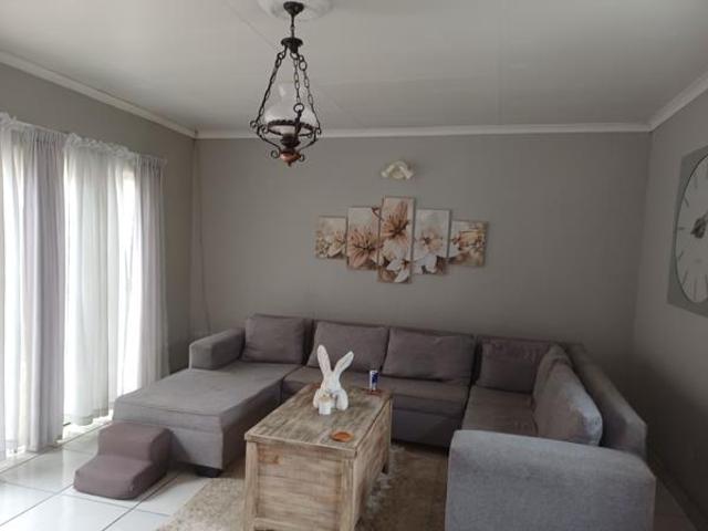 3 Bedroom Townhouse in Vanderbijlpark SE3