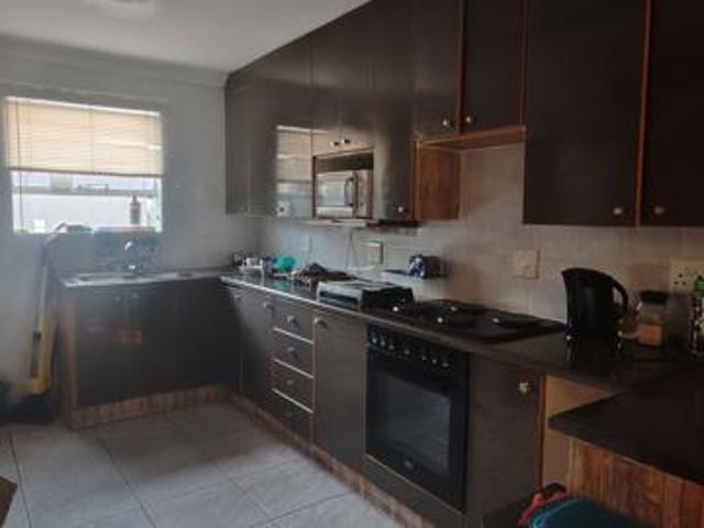 3 Bedroom Townhouse in Vanderbijlpark SE3