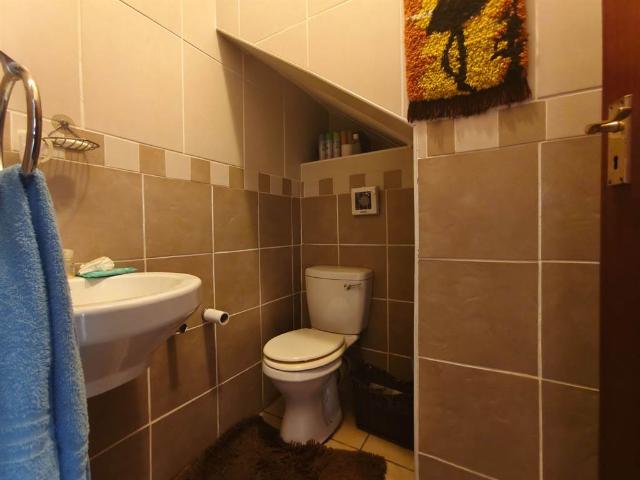 3 Bedroom Townhouse in Vanderbijlpark SE2