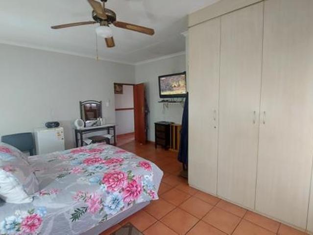 3 Bedroom Townhouse in Vanderbijlpark SE2