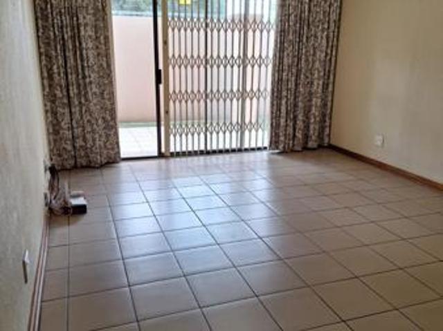 3 Bedroom Townhouse in Vanderbijlpark SE2