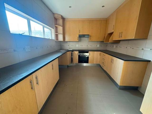 3 Bedroom Townhouse in Wychwood