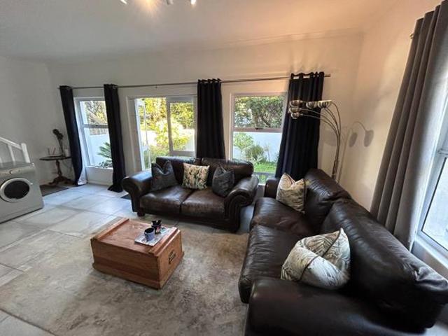 3 Bedroom Townhouse in Wynberg Upper