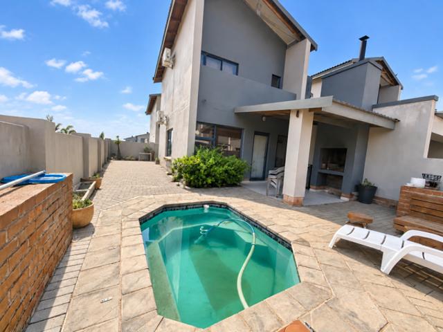3 Bedroom Townhouse in Waterkloof AH