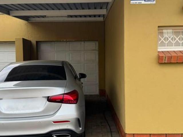 3 Bedroom Townhouse in Waterkloof East