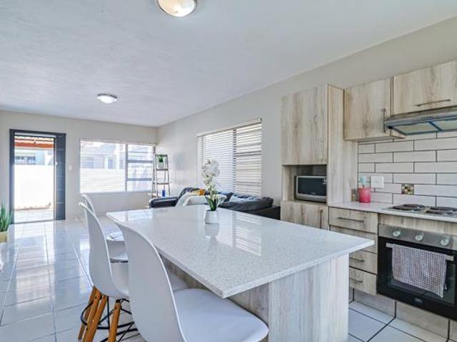 3 Bedroom Townhouse in Waterkloof East