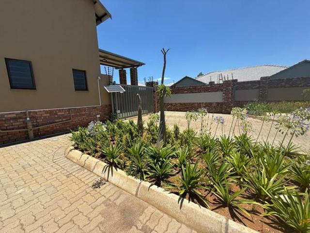 3 Bedroom Townhouse in Waterkloof East