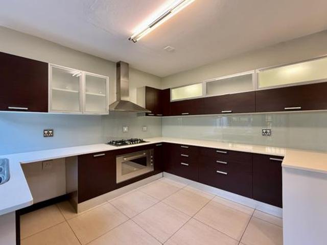 3 Bedroom Townhouse in Waterkloof Heights